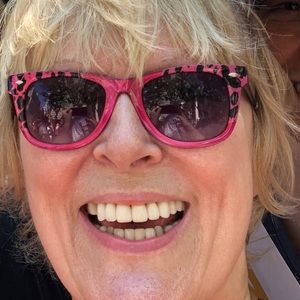 Meet your Posher, Christine